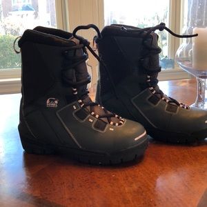 Sorel Waterproof Boots, size 7